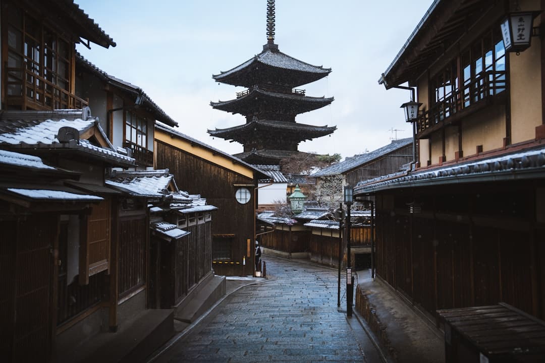 周成建回归,美邦服饰补课